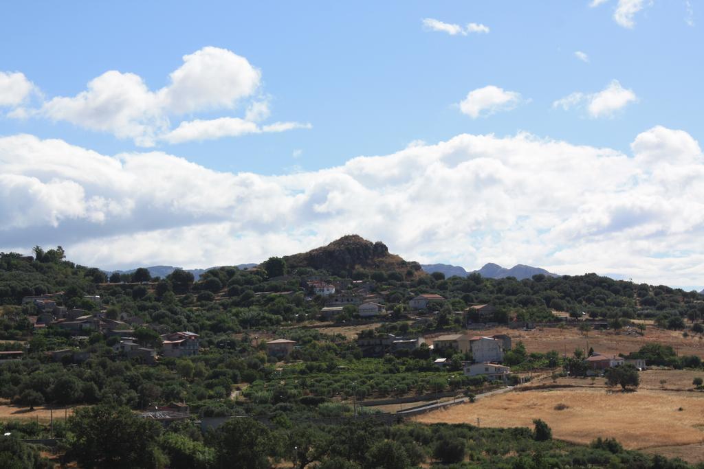 לינה וארוחת בוקר San Pantaleone Rocca Del Vento מראה חיצוני תמונה